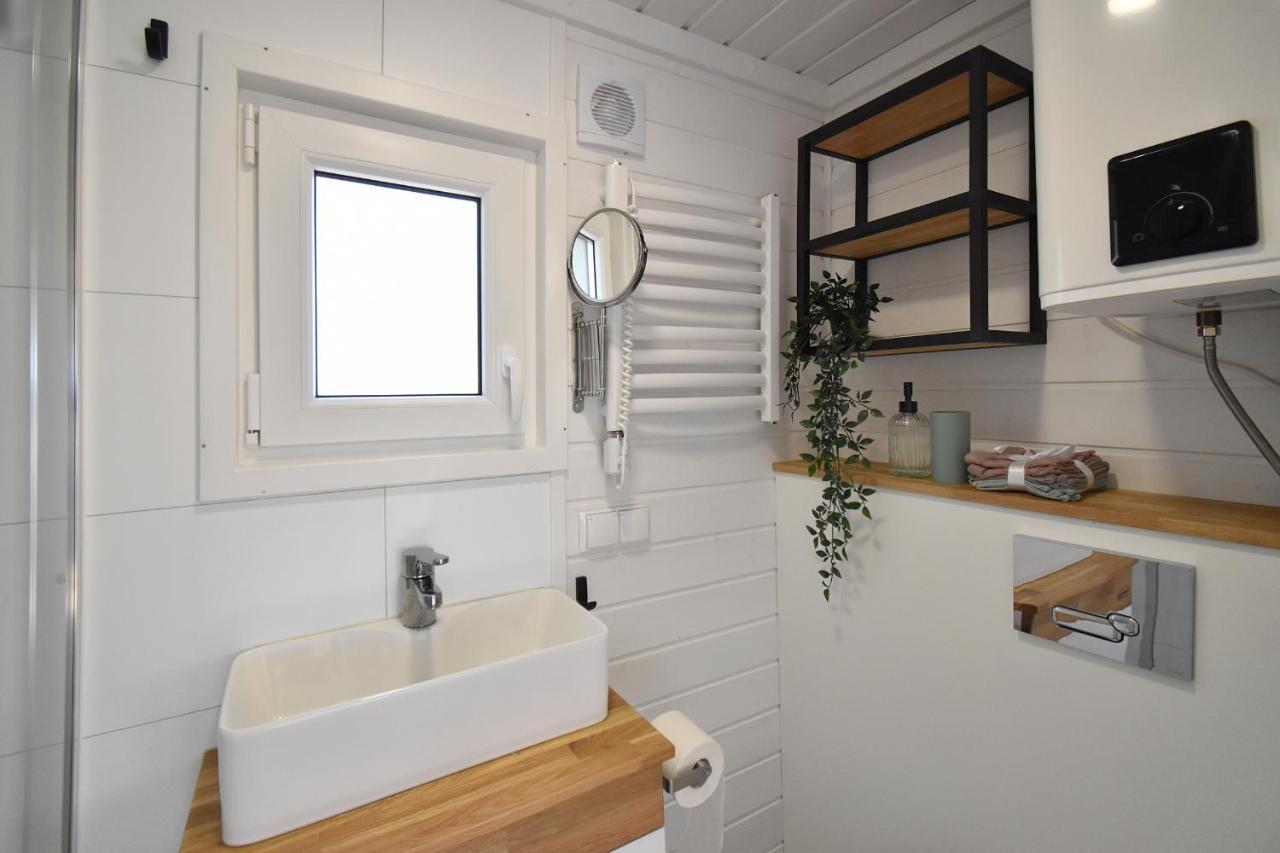 Dadaj Park - Tiny House Villa Biskupiec  Eksteriør billede