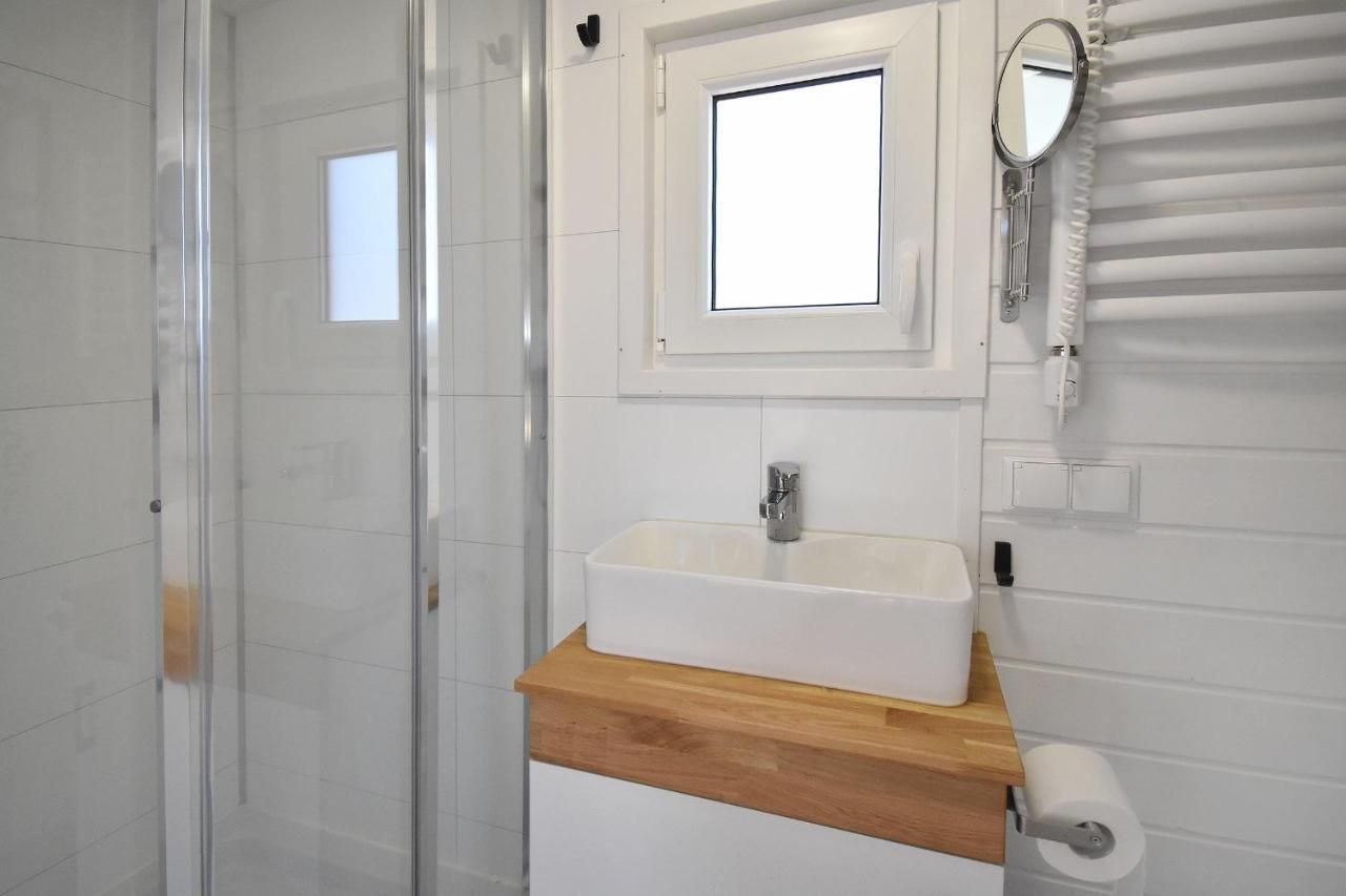 Dadaj Park - Tiny House Villa Biskupiec  Eksteriør billede